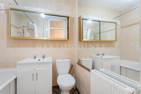 2 bedroom property for sale, Bannerman House, Lawn Lane, Vauxhall, London, SW8