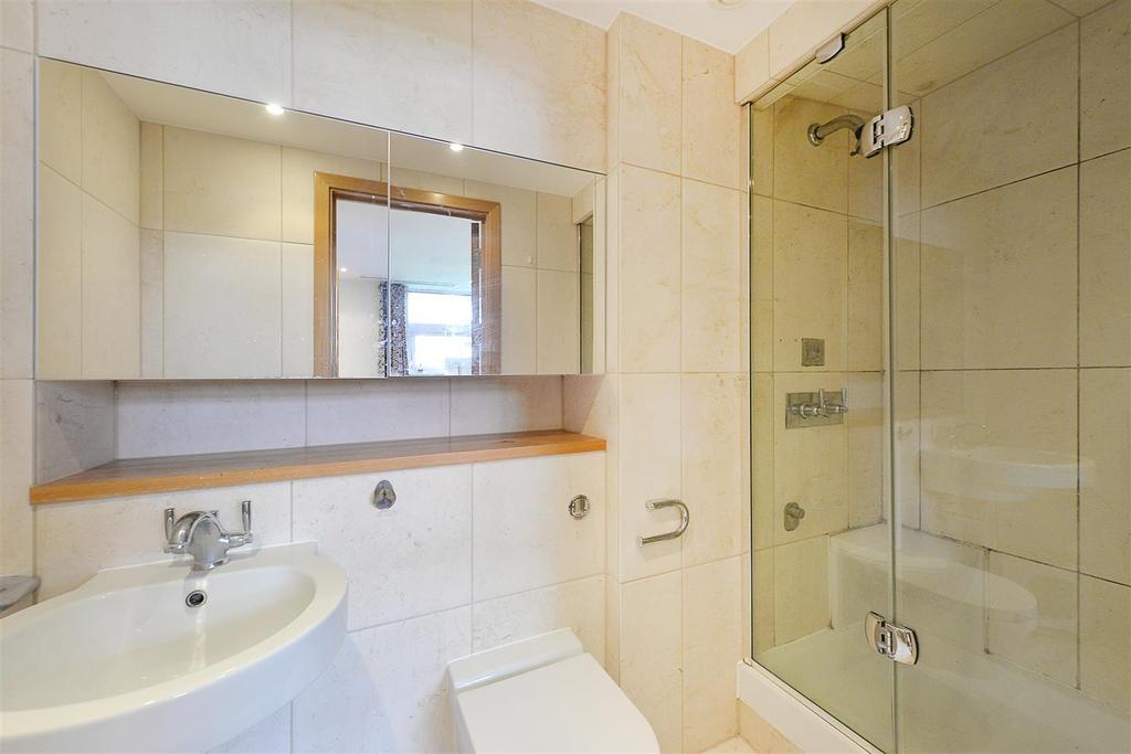 19 Eustace, 372 Queenstown Road, SW11 8 NT-03.JPG