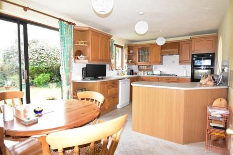 4 bedroom detached house for sale, Mowbray Avenue, Tewkesbury GL20
