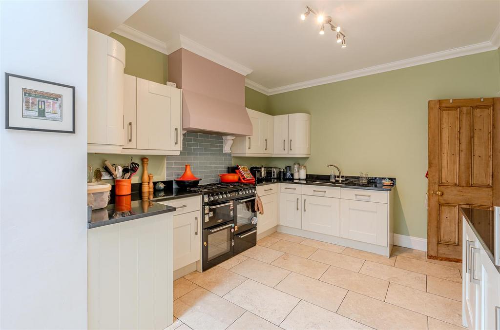 Kitchen dining
