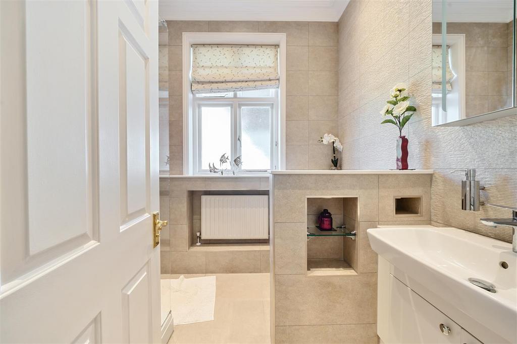Family Shower Room