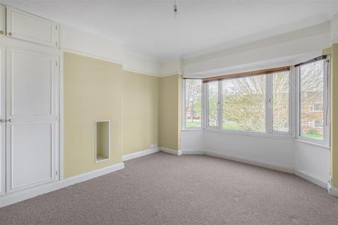 64 Broadway, York, YO10 4JX