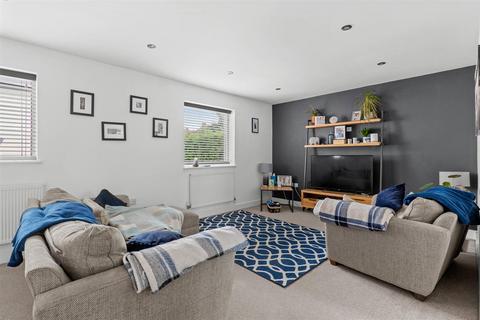 2 bedroom apartment for sale - Cavalier Crescent, Worcester