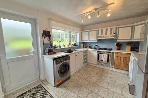 3 bedroom detached bungalow for sale, King Richards Hill, Whitwick LE67