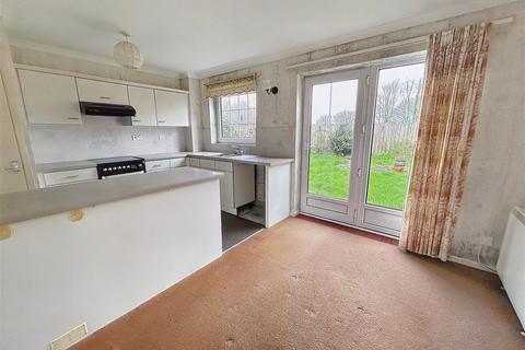 3 Carne View Road, Probus, Truro, TR2 4HZ