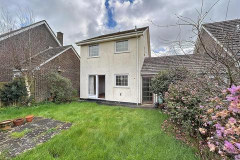 3 Carne View Road, Probus, Truro, TR2 4HZ