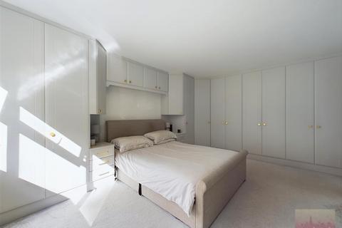 2 bedroom flat for sale - Rama Court. Sudbury Hill, Harrow on the Hill