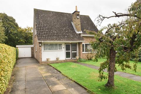 3 bedroom detached bungalow for sale - The Coppice, Bishopthorpe, York