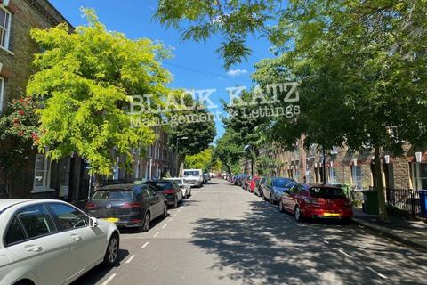 undefined, SE17