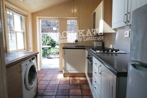 undefined, SE17