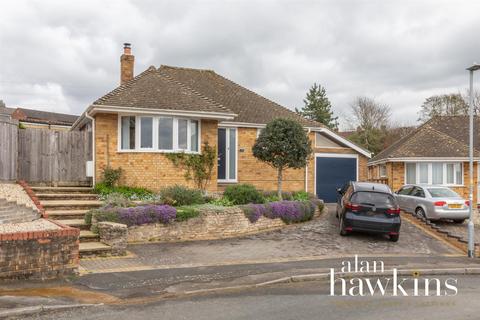 2 bedroom detached bungalow for sale - Miltons Way, Royal Wootton Bassett SN4 7
