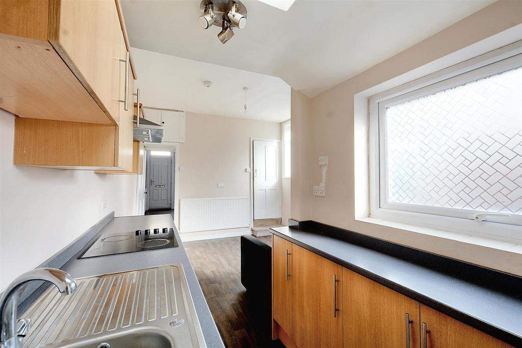 DSC 1130kitchen.jpeg