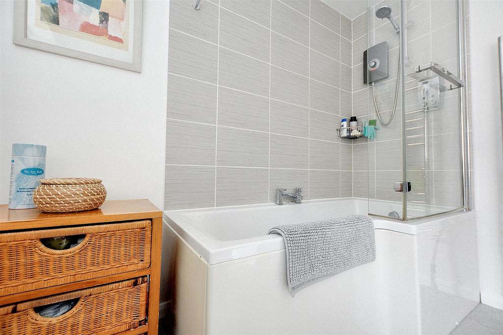 Bathroom 1.jpeg