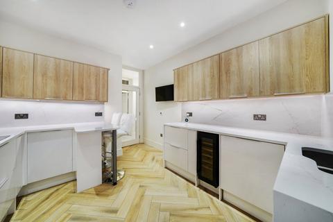 3 bedroom apartment to rent, Clarence Gate Gardens Glentworth Street, Marylebone, London, NW1