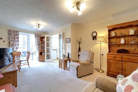 1 bedroom flat for sale, Coventry Road, Warwick