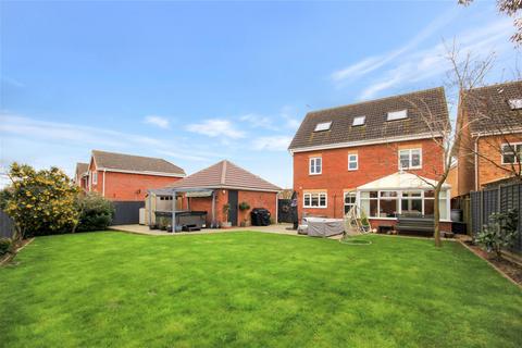 6 bedroom detached house for sale - Aintree Drive, Rushden NN10