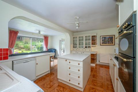 9 Brook End Drive, Henley-in-arden, B95 5JA