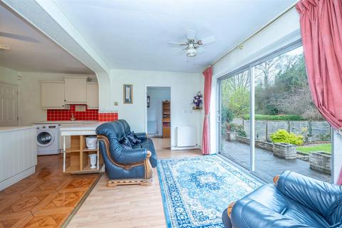 9 Brook End Drive, Henley-in-arden, B95 5JA