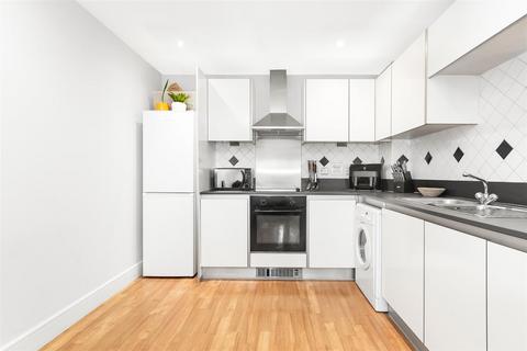 2 bedroom apartment for sale, 119 Croydon Road, Caterham CR3