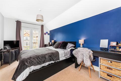 2 bedroom apartment for sale, 119 Croydon Road, Caterham CR3