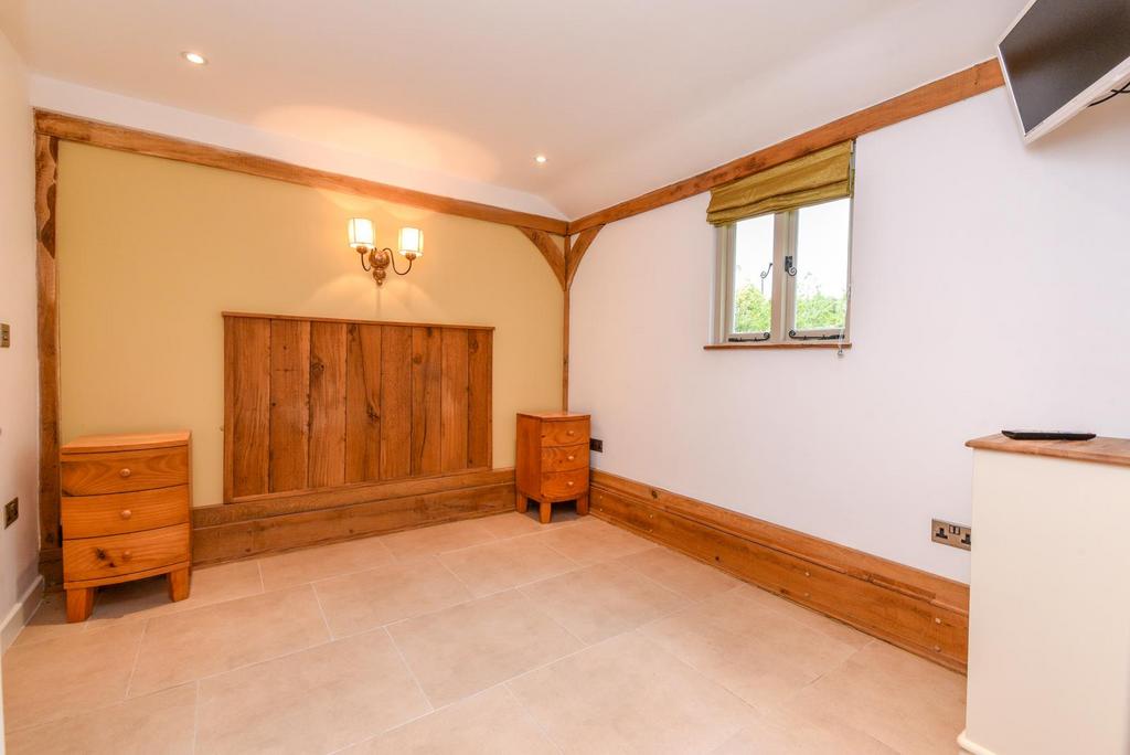 Bedroom (Shepherds Barn)