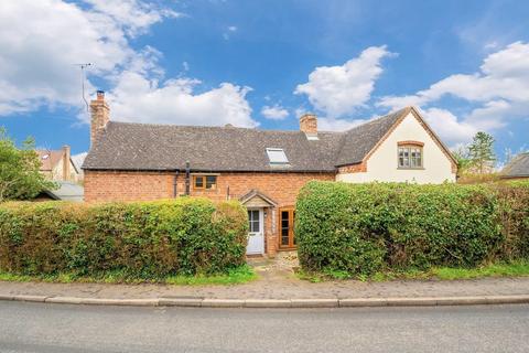 1 Alcester Road, Wootton Wawen, Henley-in-arden, B95 6BG