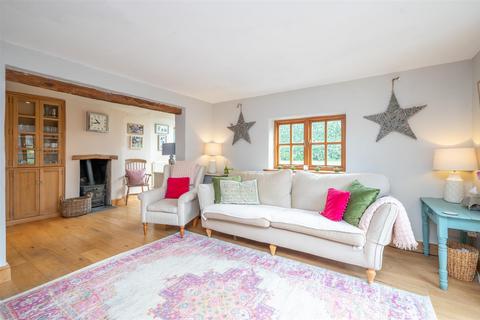 1 Alcester Road, Wootton Wawen, Henley-in-arden, B95 6BG