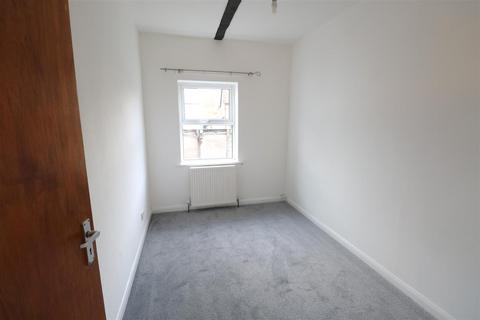 4 bedroom apartment to rent - Hale Road, Farnham GU9
