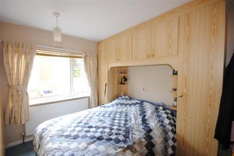 2 bedroom semi-detached bungalow to rent - King Edward Road, Bradford BD13