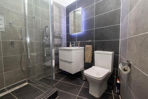 2 bedroom flat for sale, Adderstone Crescent, Newcastle Upon Tyne