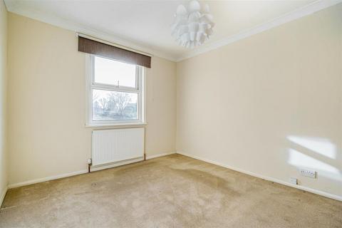 3 bedroom semi-detached house to rent, Buckhurst Road, Frimley Green, Camberley GU16