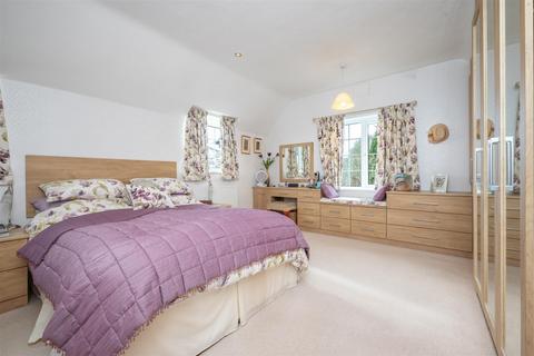 5 bedroom detached house for sale, Station Road, Claverdon Warwick CV35