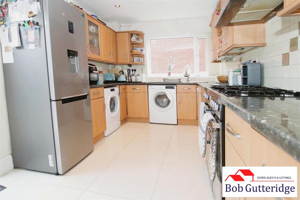 Fitted kitchen / dining room