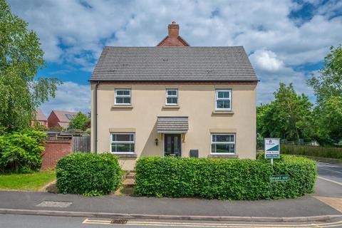 3 bedroom townhouse for sale, Market Way, Henley-In-Arden B95