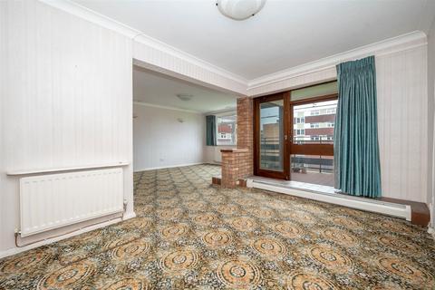 3 bedroom apartment for sale, Riverside Drive, Solihull B91