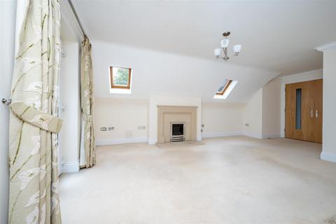 3 bedroom apartment to rent, Bear Lane, Henley-In-Arden B95