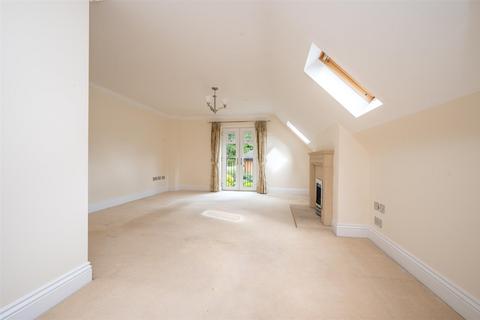 3 bedroom apartment to rent, Bear Lane, Henley-In-Arden B95