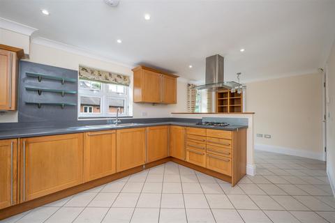 3 bedroom apartment to rent, Bear Lane, Henley-In-Arden B95