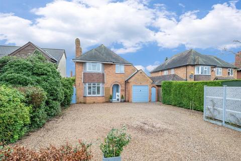4 bedroom detached house for sale, Stratford Road, Wootton Wawen Henley-In-Arden B95