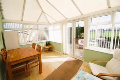 16 Silver Birch Close, Wyke, Bradford, BD12 9ER