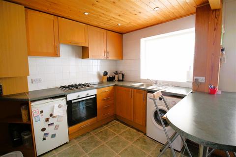 16 Silver Birch Close, Wyke, Bradford, BD12 9ER