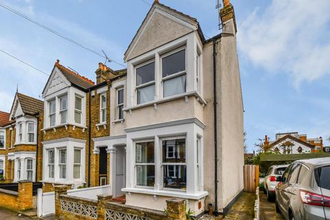 3 bedroom semi-detached house for sale - Lymington Avenue, Leigh-On-Sea SS9