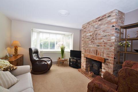 16 Leeway Road, Southwell, NG25 0BX