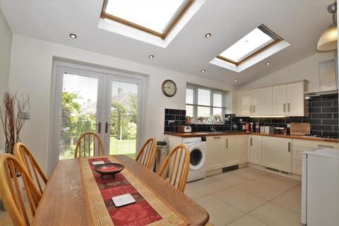 16 Leeway Road, Southwell, NG25 0BX