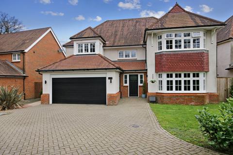 4 bedroom detached house for sale, The Furrows, Crawley Down, RH10