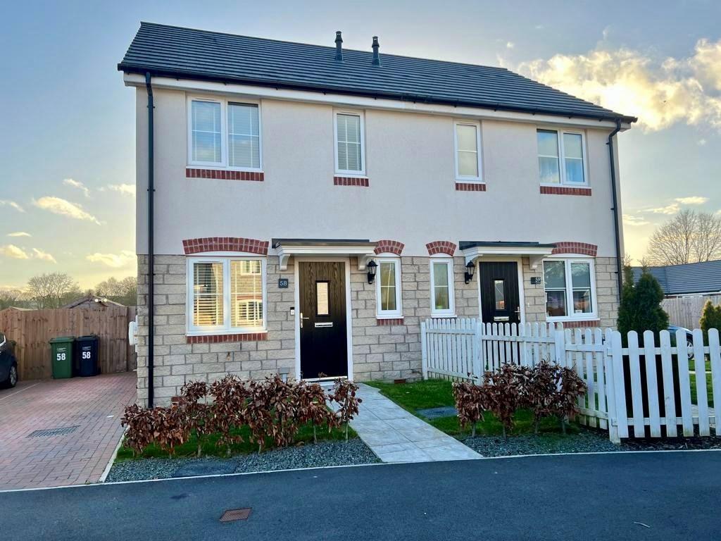 The Spires, MoretononLugg, Hereford, HR4 2 bed semidetached house