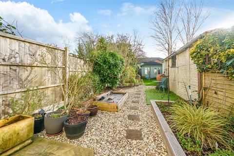 11 Buckhurst Road, Frimley Green, Camberley, GU16 6LH