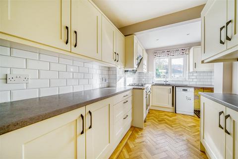 11 Buckhurst Road, Frimley Green, Camberley, GU16 6LH