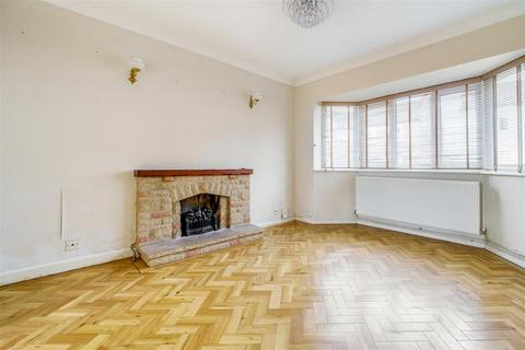11 Buckhurst Road, Frimley Green, Camberley, GU16 6LH