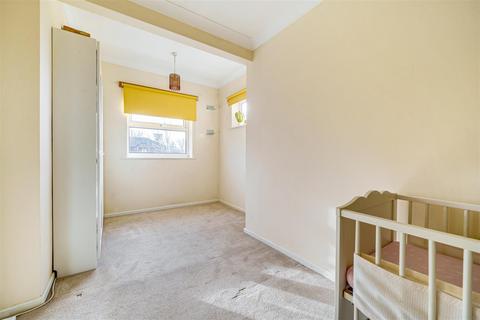 11 Buckhurst Road, Frimley Green, Camberley, GU16 6LH